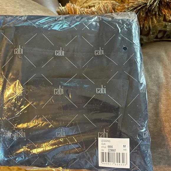 CAbi Midnight Navy Pants- Medium - NIP - Picture 3 of 3